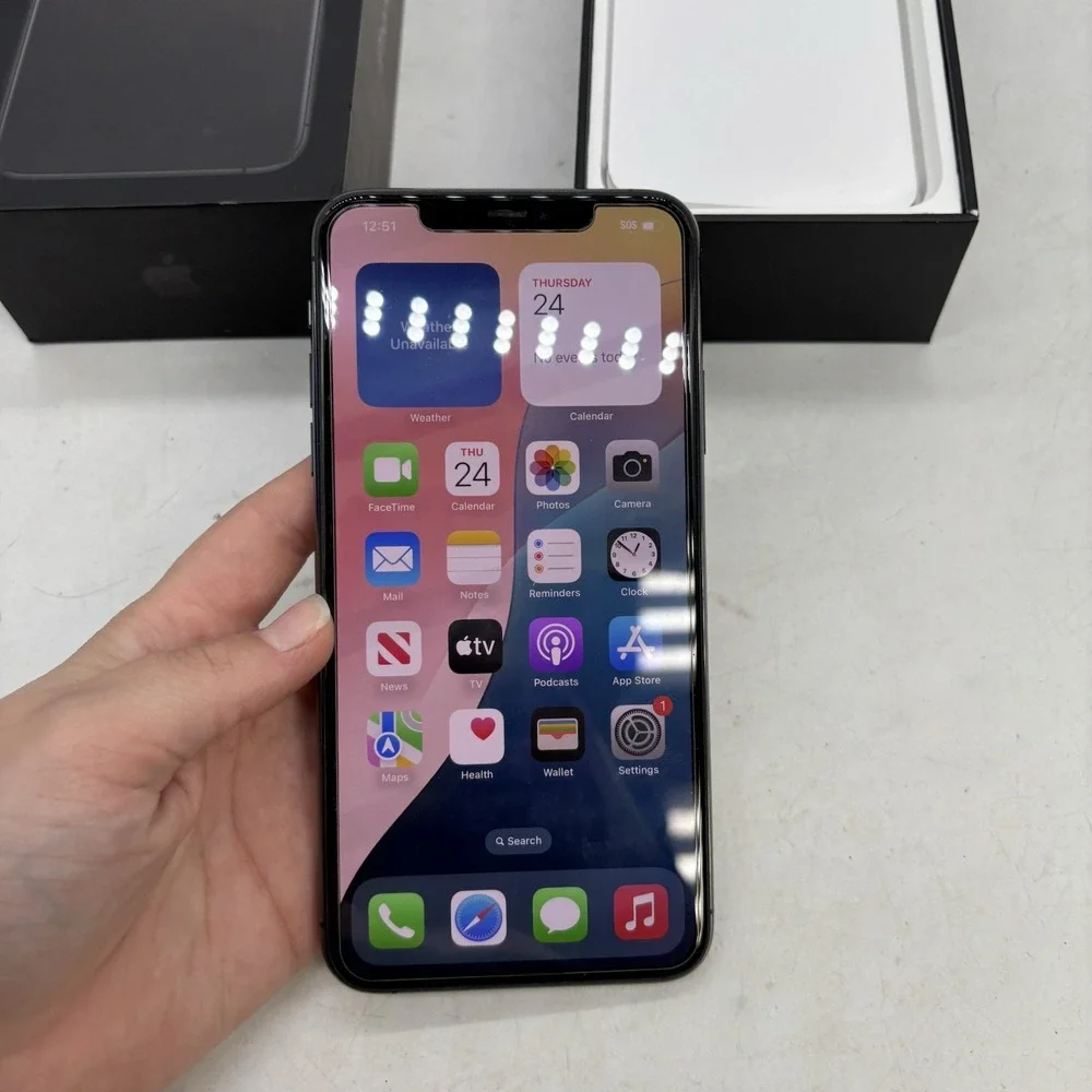 Apple has crack